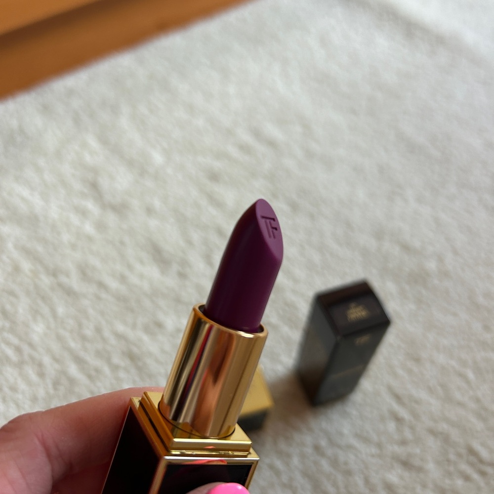 FINAL SALE Tom Ford Lipstick Violet Fatale - Deep Violet - Picture 3 of 6